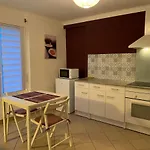 Апартаменты Maisonnette Proche Bord De Loire Saint-Julien-de-Concelles