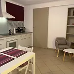 Maisonnette Proche Bord De Loire