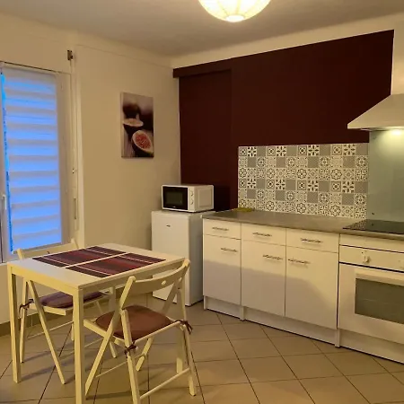 Апартаменты Maisonnette Proche Bord De Loire Saint-Julien-de-Concelles